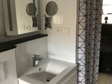 Furnished Paul Albert