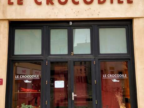 Crocodile bar