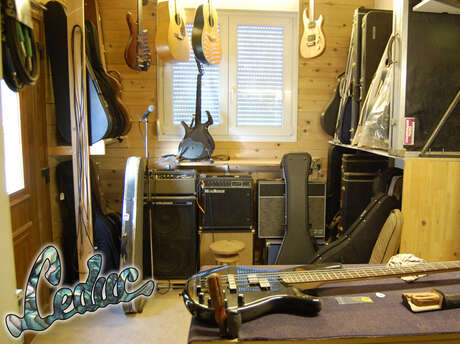 FACTEUR DE GUITARE