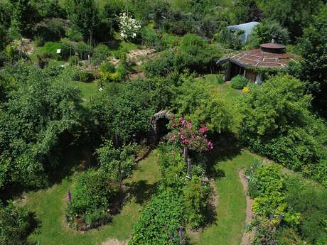 Le jardin contemporain "Une Figue dans le Poirier"