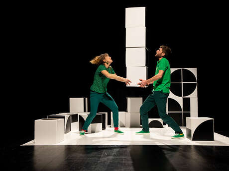 THÉÂTRE TRÈS JEUNE PUBLIC - TOUT EST CHAMBOULÉ THÉÂTRE TRÈS JEUNE PUBLIC - TOUT EST CHAMBOULÉ