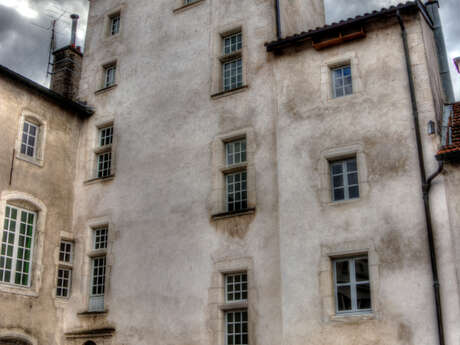 Ouverture de l'escalier Renaissance et des caves de l'hôtel de Houdreville