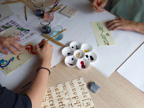 De la plume à l'or : recréez l'art des manuscrits