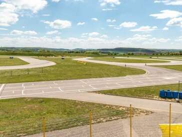 PISTE DE KARTING ET SUPERMOTARD