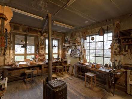 Visites guidées - autour de l'établi - la fabrication de la guitare