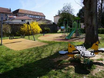 AIRE DE JEUX ENFANTS - PARC VOIRIOT