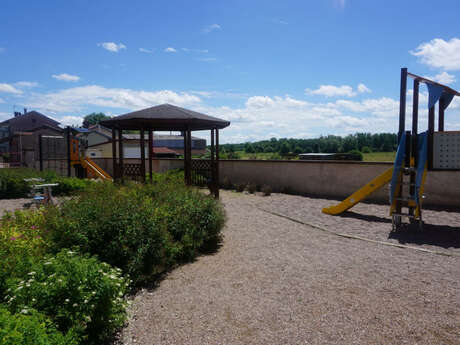 AIRE DE JEUX POUR ENFANTS