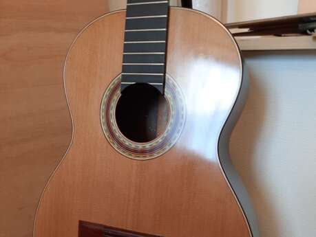 Luthier Juan Alexander Grupalli