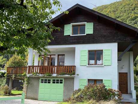 Grande maison savoyarde à proximité du lac d’Annecy