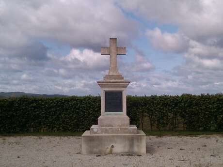 Monument de Gironde à Vivières