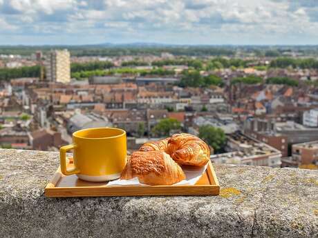 Matin magique : lever de soleil au sommet du Beffroi