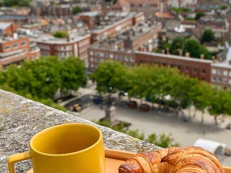 Matin magique : Lever de soleil au sommet du beffroi