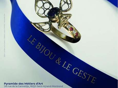 Le bijou et le geste
