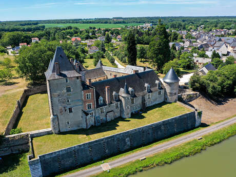 Château de La Chapelle-d'Angillon et Musée Alain-Fournier