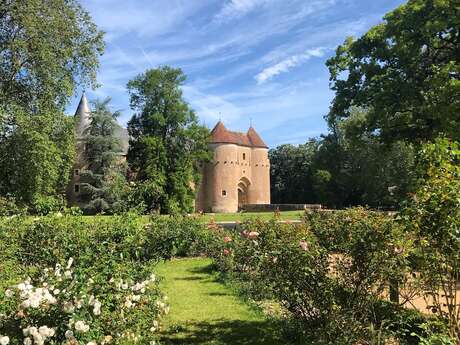 Château et jardins d'Ainay-le-Vieil