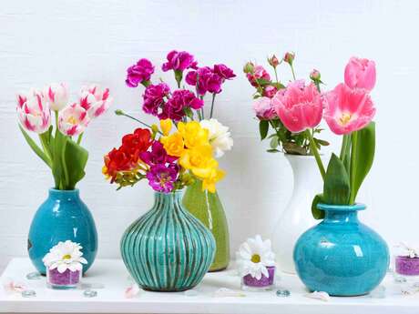 Composition florale avec vase