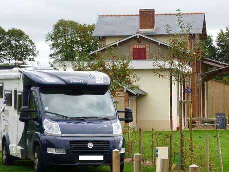 Aire de service sur le site de Loisirs en Gare de Guiscriff
