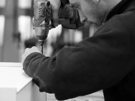 STESF 2025 : Visite guidée des 3000 m² d'atelier dédiés à la conception d'agencements sur mesure !