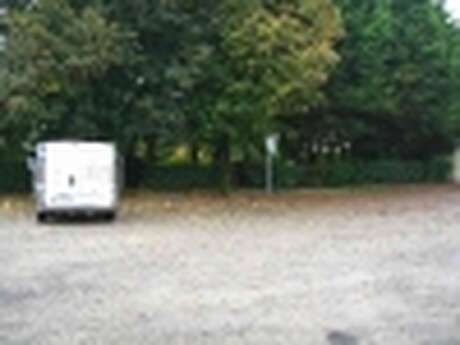 Aire communale de camping-car St-Jean Brévelay