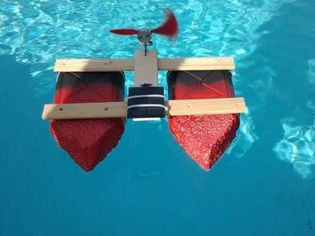 Atelier création de bateau en jouets et objets de récupération