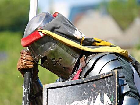 Grand tournoi de béhourd au Château de Trécesson
