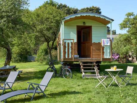 La Ferme de Kerino - Roulottes, Yourtes et Cottages