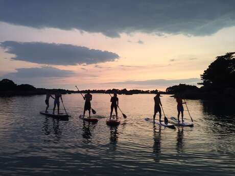 Location Kayaks Paddles