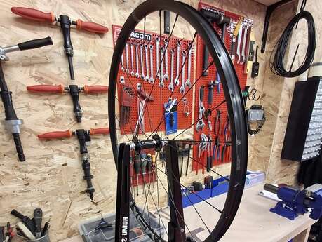 Réparateur de vélos - La Boîte à Rayons