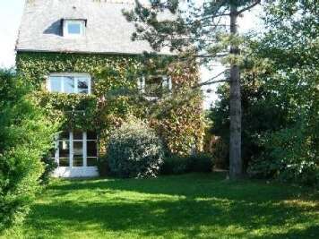 Madame Huguette Lamy