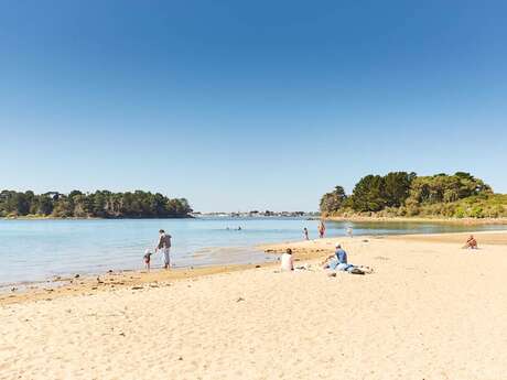 Plage des Sept Iles, Locmiquel