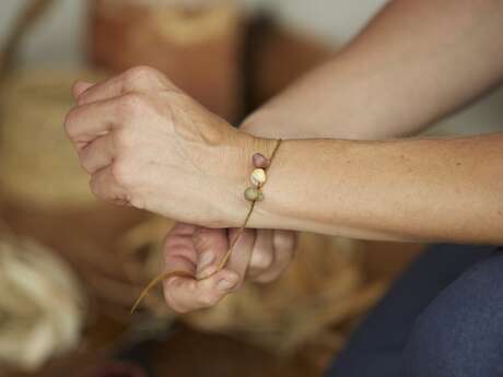 Atelier pierre polie, à la mode préhisto