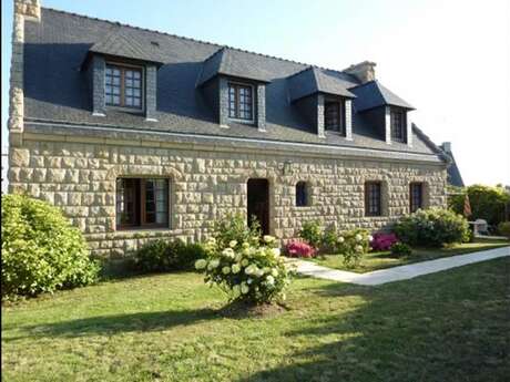 Appartement dans maison de caractère à 150m de la plage, vue mer