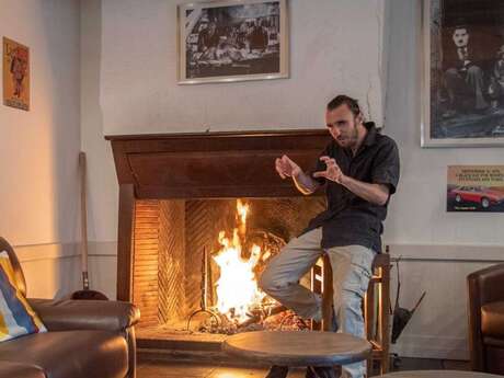 Dîner et contes au coin du feu avec Guillaume au Relais de Brocéliande