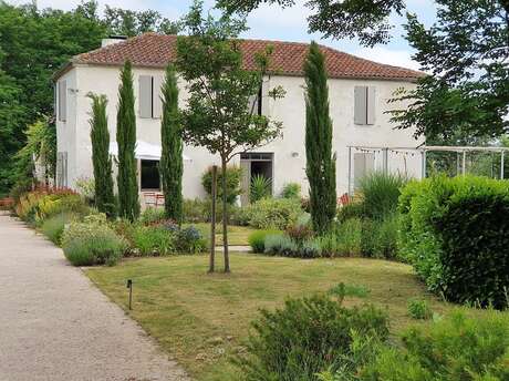LASSENAT ÉCO-MAISON D'HÔTES EN GASCOGNE, 210 M2, JUSQU'À 9 PERSONNES, 4****