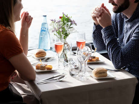 Déjeuner croisière romantique sur la Seine