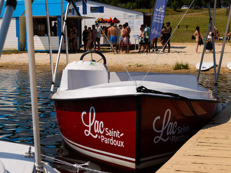 Location bateau à moteur électrique