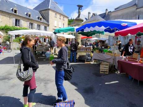 Marché de Faux la Montagne