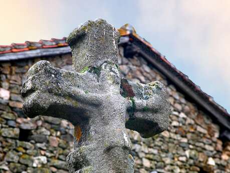 Croix des Varvauds ou Christ en jupon