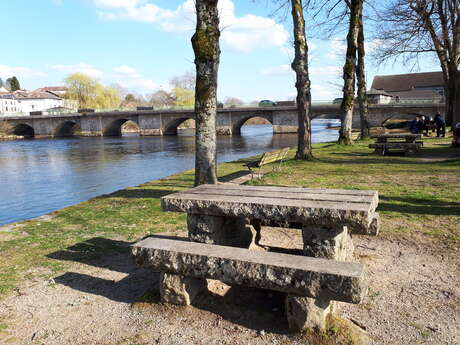 Aire de pique-nique des bords de Vienne - rive gauche