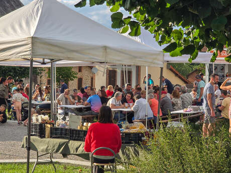 Marché festif de Beynac