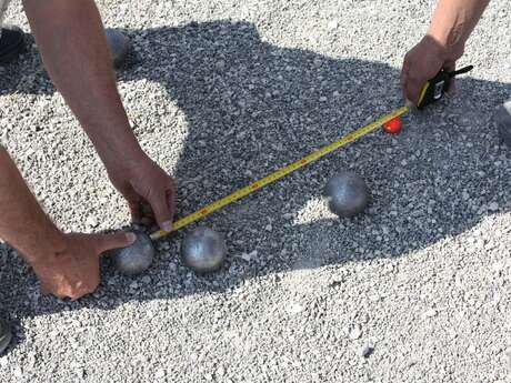 Concours de pétanque