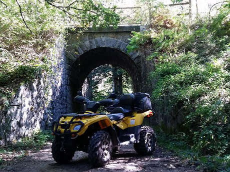 Initiation et randonnée quad ou moto au Clos d'Arnet