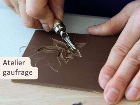 Atelier gaufrage au Moulin du Got