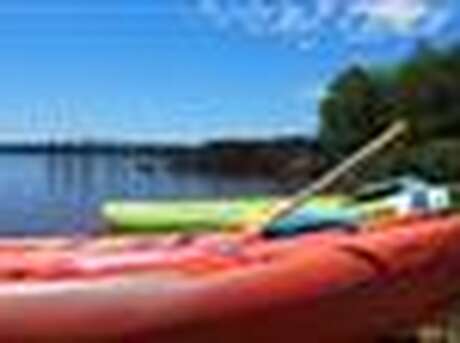 Visite en Canoë d'une cabane en bois "tchanquée" sur l'étang d'Aureilhan (Sortie VIP)
