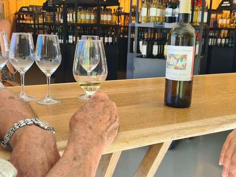 La vinothèque des vignerons du Jurançon