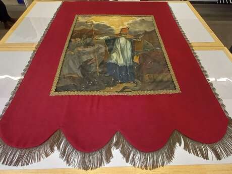 Présentation "Bannières de procession de l’église Saint-Hilaire : histoire d’une restauration" Présentation "Bannières de procession de l’église Saint-Hilaire : histoire d’une restauration"