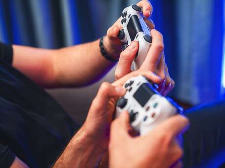 A vos manettes ! à la médiathèque Aqua-Libris