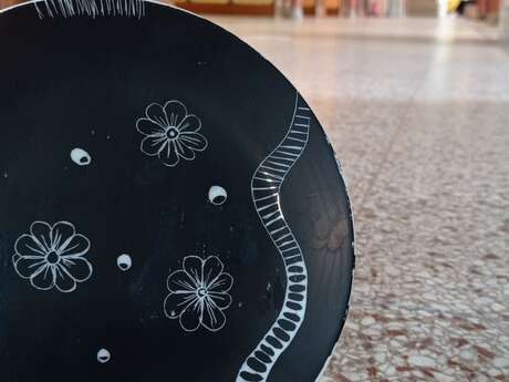 Visite-atelier - Sgraffite sur porcelaine