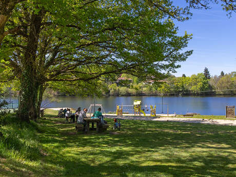Aire de pique-nique - Lac de Sagnat