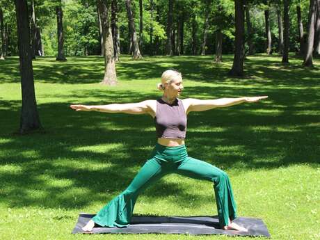 Yoga au Lac de Saint Pardoux